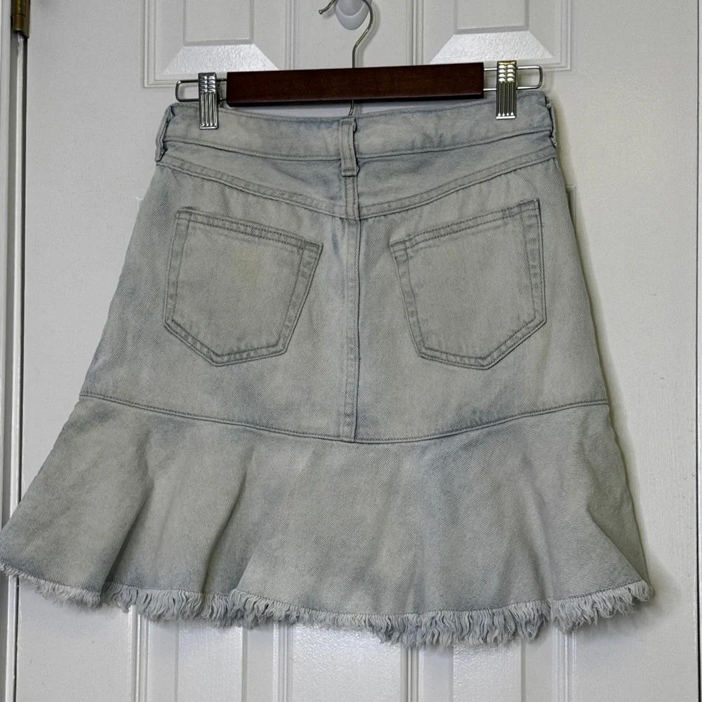 Michael Kors Vintage Y2K Light Wash Raw Hem Denim Skirt Size 2 - Picture 4 of 7